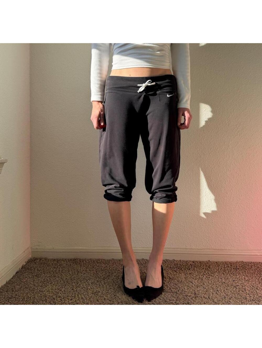 Vintage y2k Nike low rise wide leg black cropped athletic wear sweatpants capris